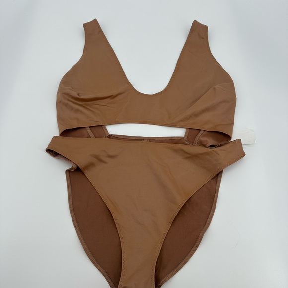 SKIMS- cut out monokini backless- coco rum color - Picture 2 of 6